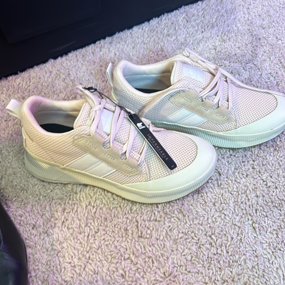 Women’s Sorel out and about - Picture 4 of 5